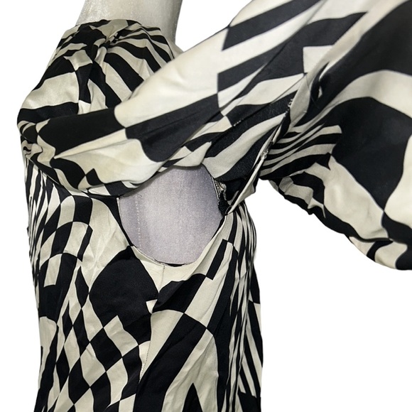 NWT Zara Black & Ivory Satin Front Pleat Asymmetrical Blouse - Bloggers Fave - L - Picture 11 of 16